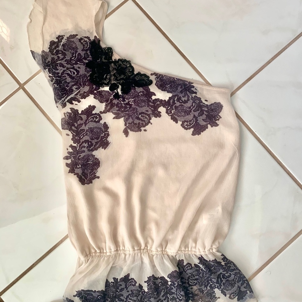 GUESS by Marciano Sheer One Shoulder Sheer Top/Med